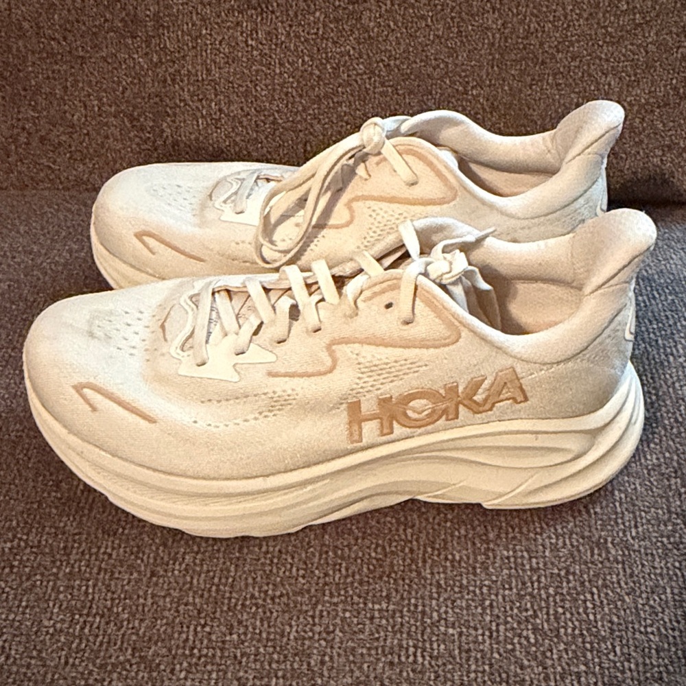 HOKA Clifton 10 (Wide Width) - Picture 2 of 6
